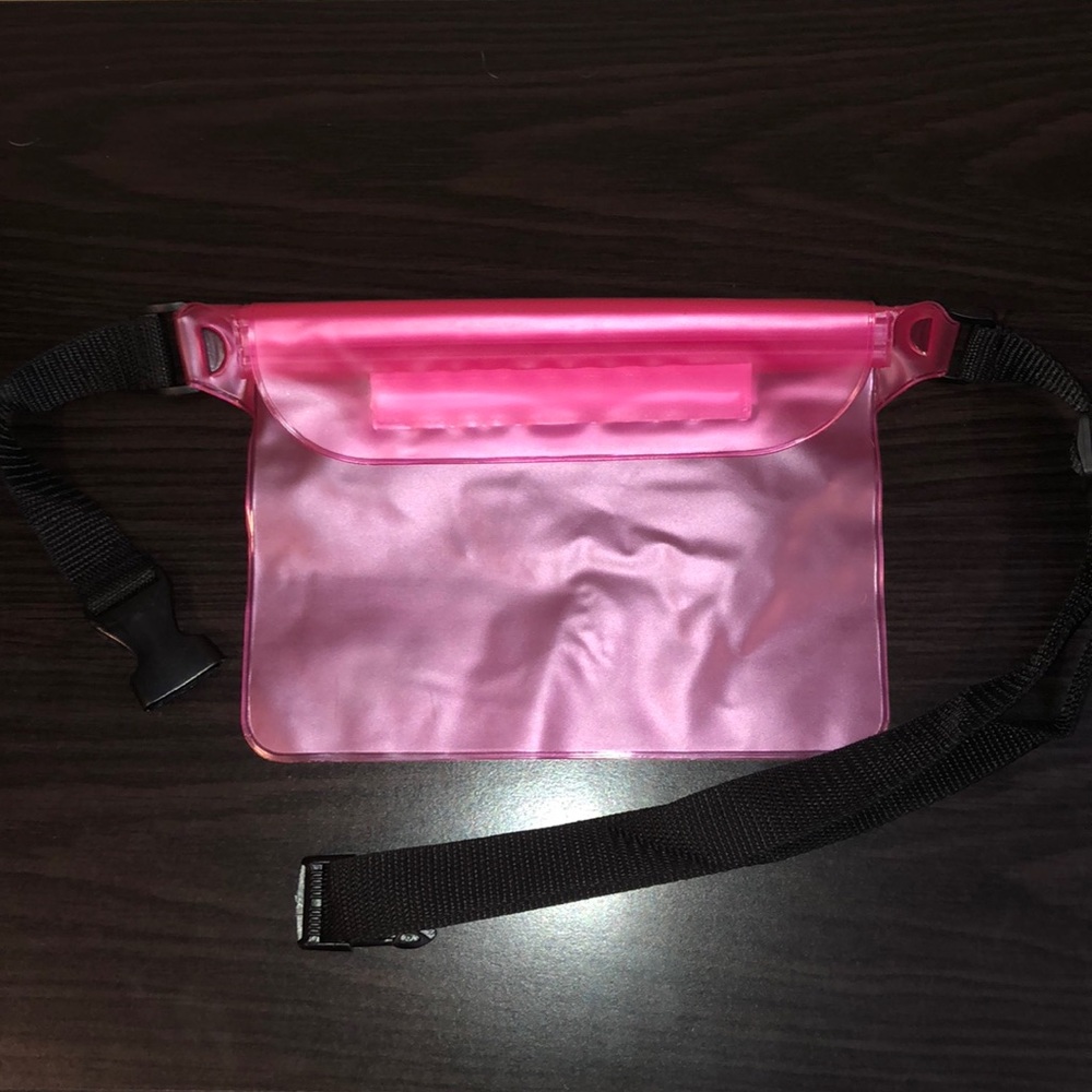 👙 BRAND NEW- waterproof fanny pack 👙
